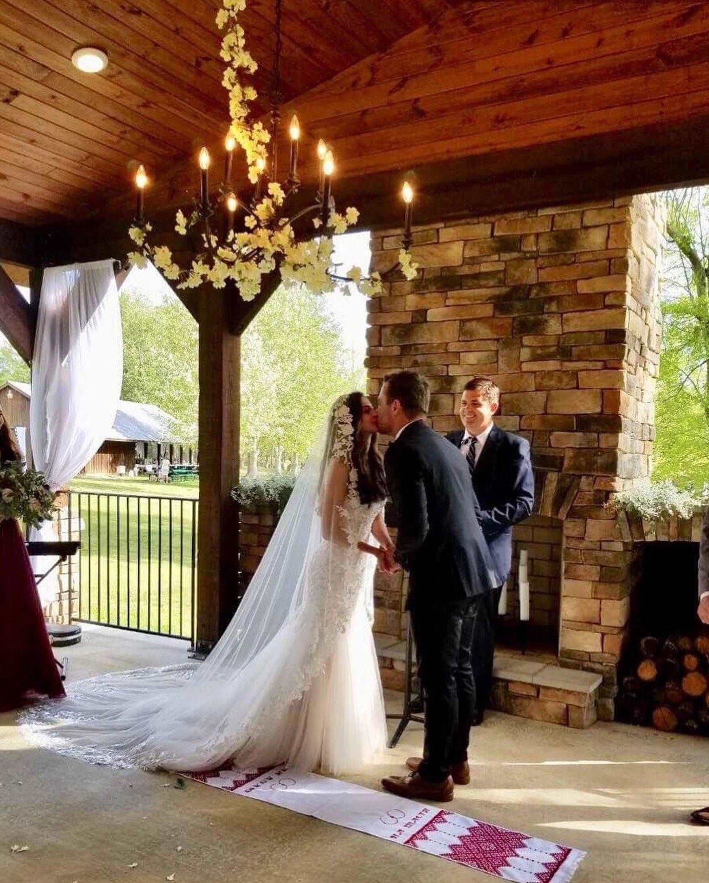 Mantilla All Around Floral Vine Lace Royal Veil