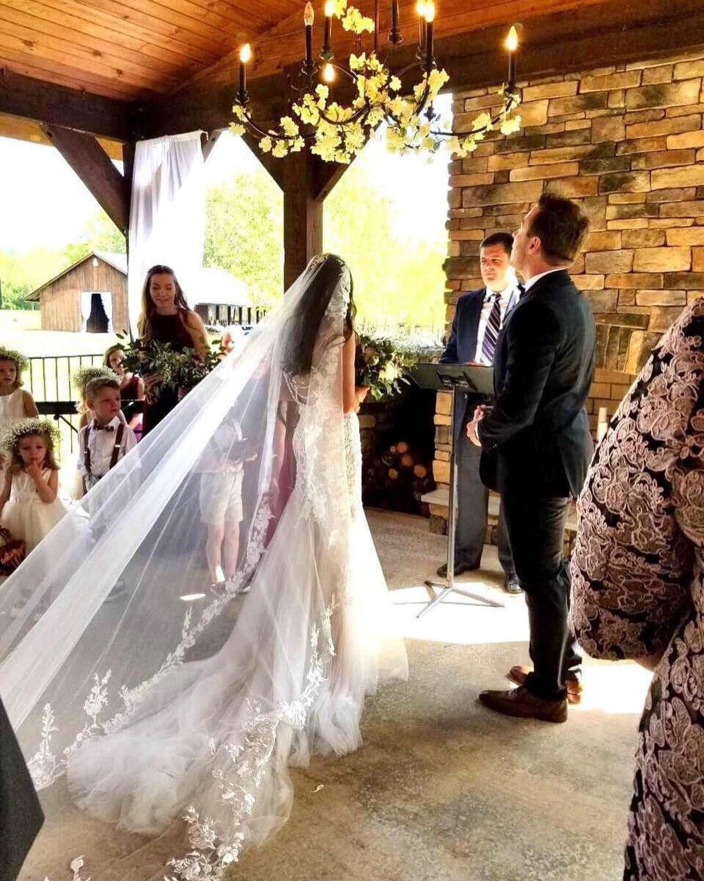 Mantilla All Around Floral Vine Lace Royal Veil