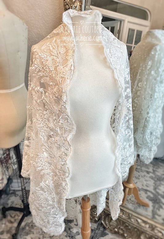 Style SV09 Scallop Edge Floral Lace Covered Short Veil - A.Cherie Couture Shop