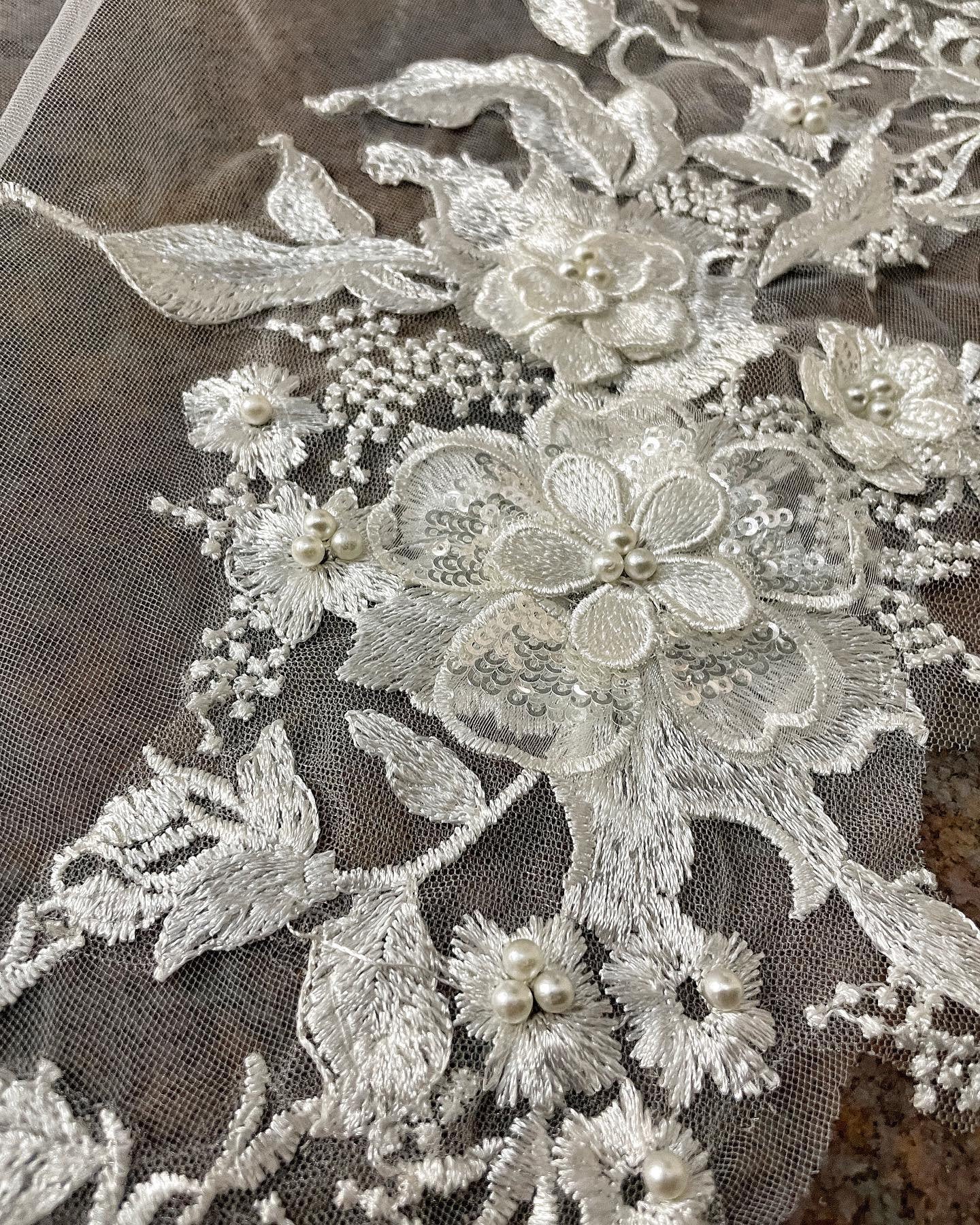 3d floral lace veil details of beading