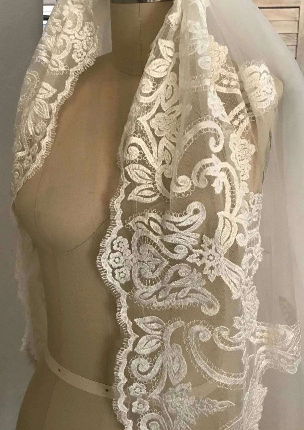 Art Deco Lace Cathedral Veil - A.Cherie Couture Shop